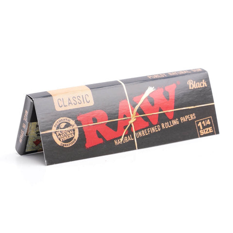 RAW Black - Classic 1 1/4 Size Rolling Papers
